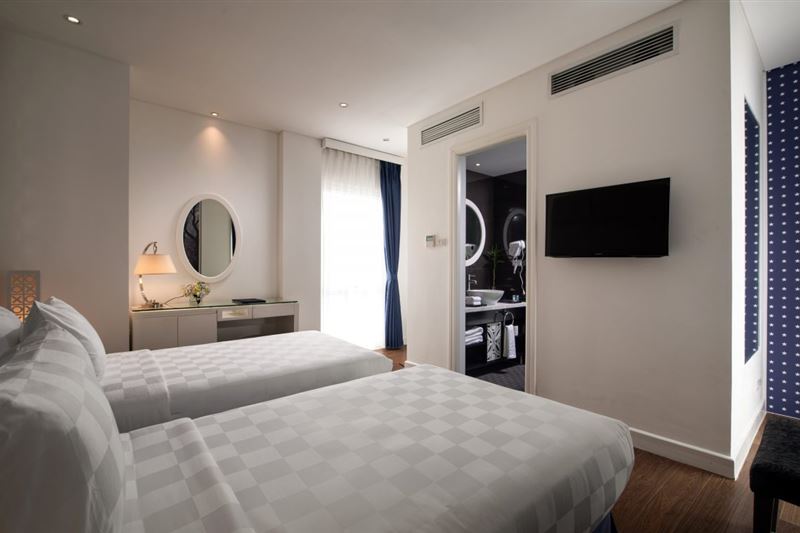 Premium double or twin room with city view